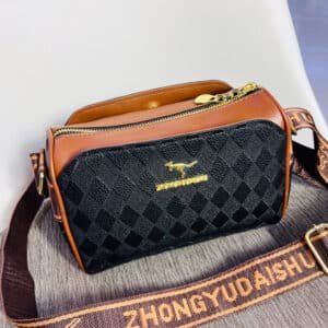 Daisu Crossbody- Black