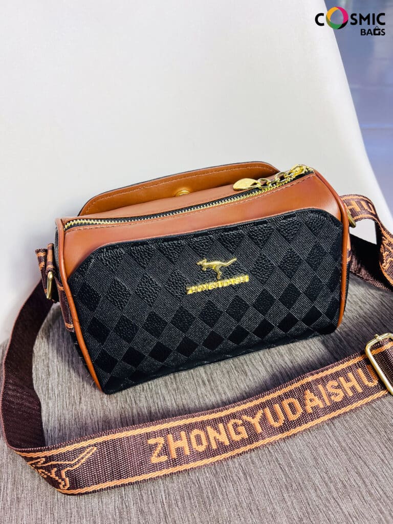 Daisu Crossbody- Black